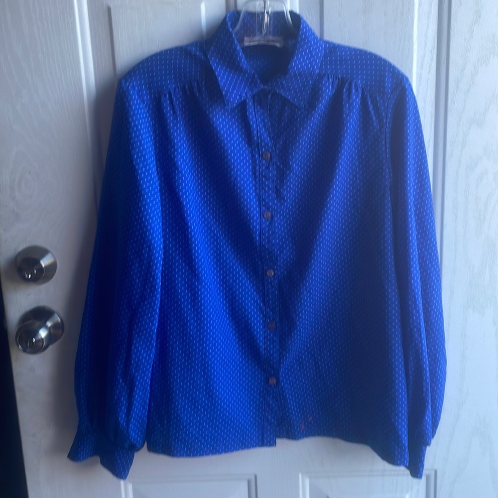 Women’s long sleeve 1970s button down sz lg polka dot